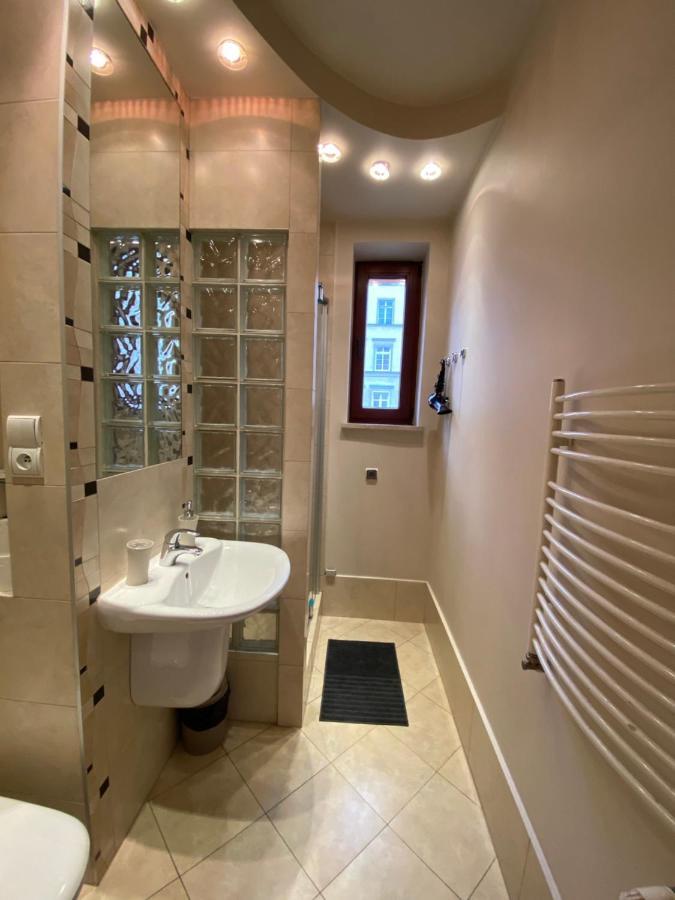 Klimatyczny Apartament Przy Rynku Wroclaw Bagian luar foto